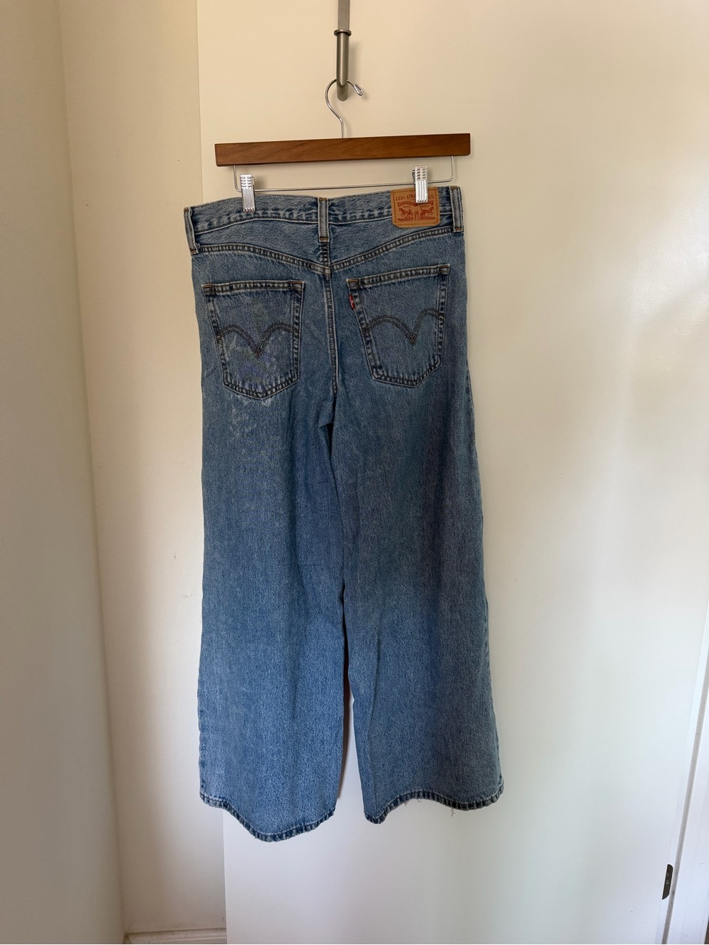 Levi's ‘94 Baggy Wide-Leg Jeans - Picture 3 of 4